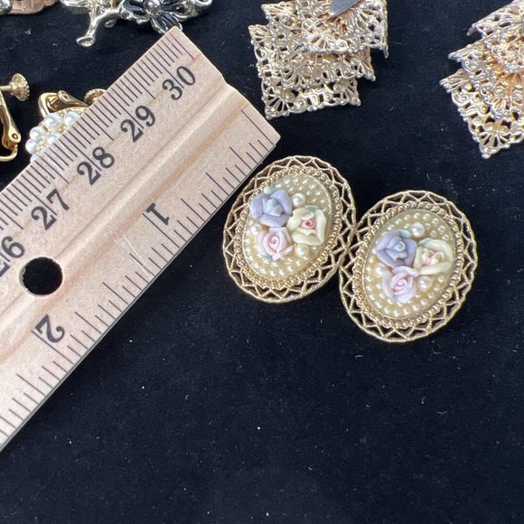 Vntg Clip On Earrings 4 Pair 1 Brooch Gold Silver Tone Dauplaise Sarah Coventry - Picture 9 of 16